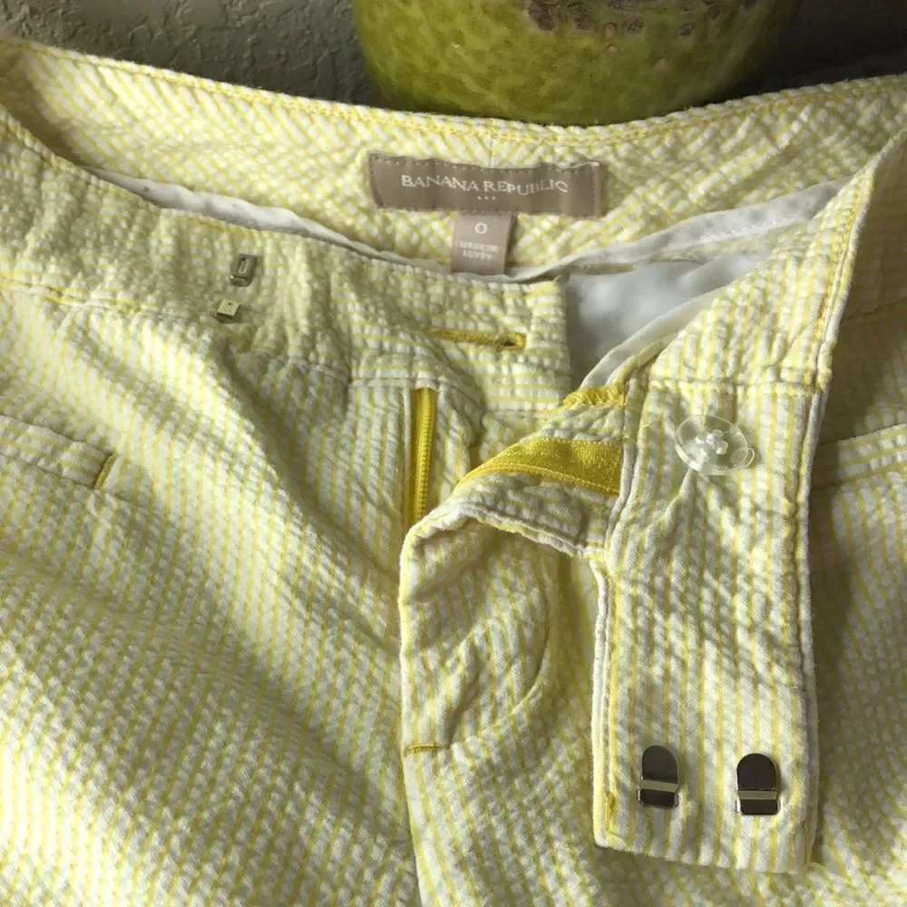 Banana Republic Seersucker shorts. Size0